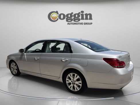 Used 2009 Toyota Avalon XL FWD image 3
