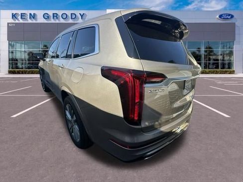 Used 2022 Cadillac XT6 Premium Luxury w/ Technology Package FWD image 5