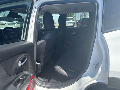Used 2015 Jeep Renegade Trailhawk AWD/4WD image 10