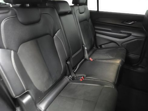 Used 2024 Jeep Grand Cherokee L Laredo AWD/4WD image 16