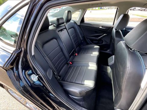 Used 2024 Volkswagen Jetta SE FWD image 18