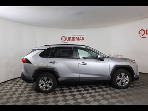 Used 2025 Toyota RAV4 XLE w/ Convenience Package image 10