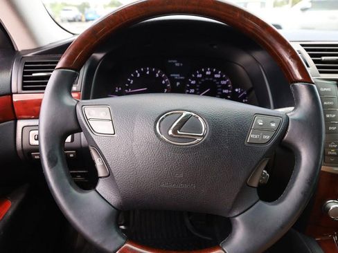 Used 2012 Lexus LS 460 w/ Comfort Pkg RWD image 13