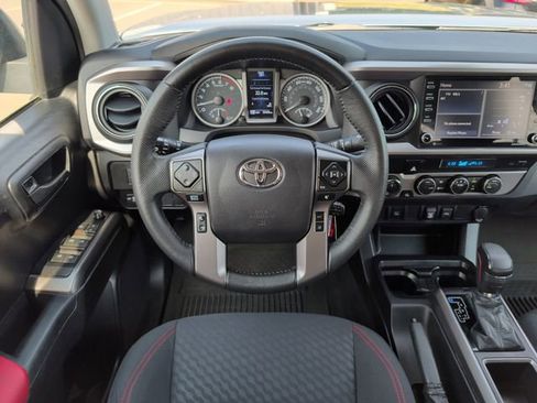 Used 2021 Toyota Tacoma SR5 AWD/4WD image 17