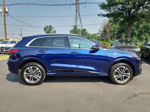 Certified 2025 Audi Q5 Premium w/ Convenience Package AWD/4WD image 13