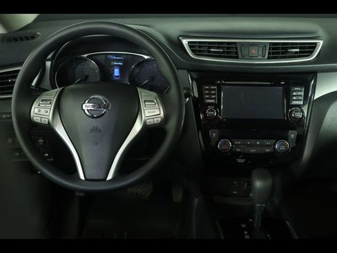 Used 2015 Nissan Rogue SV w/ SV Premium Package AWD/4WD image 5