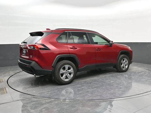 Used 2022 Toyota RAV4 XLE w/ Convenience Package image 7
