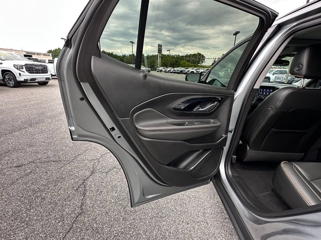 Certified 2023 GMC Terrain AT4 w/ Tech Package AWD/4WD image 27