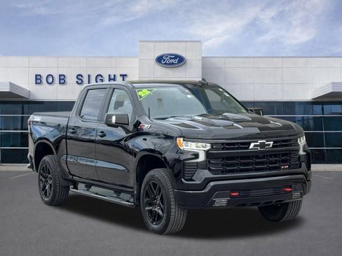 Used 2022 Chevrolet Silverado 1500 LT Trail Boss w/ Convenience Package II image 2