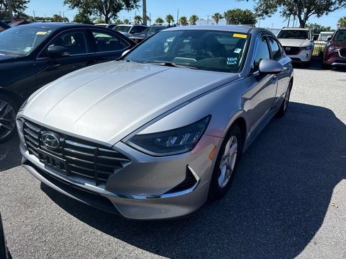 Used 2021 Hyundai Sonata SE FWD image 2