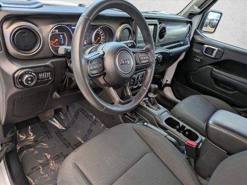 Used 2022 Jeep Gladiator Sport image 10