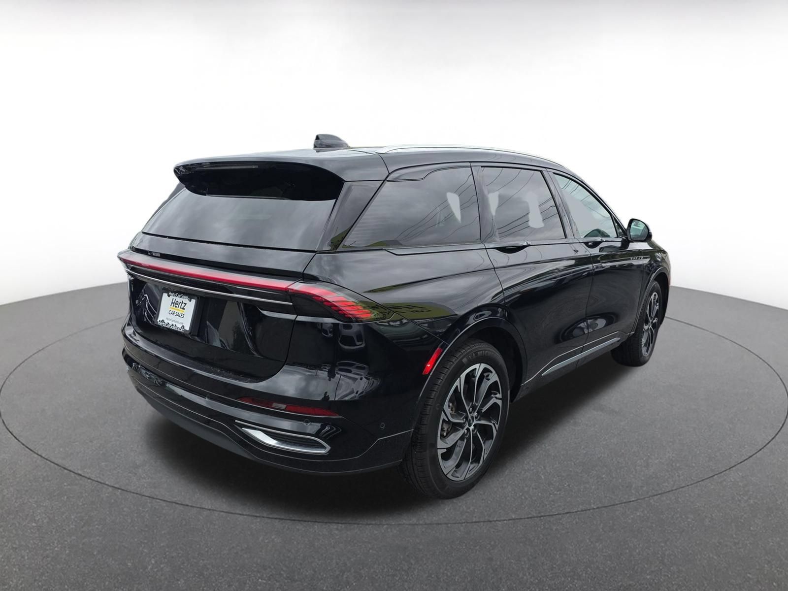 Used 2024 Lincoln Nautilus Reserve AWD/4WD image 8