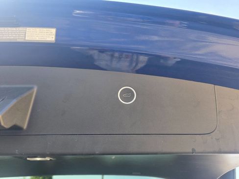 Used 2018 Tesla Model X 75D image 36