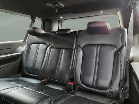 Used 2024 Jeep Wagoneer L Series II image 14