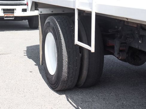 Used 2023 Ford F650 2WD Crew Cab Super Duty image 40