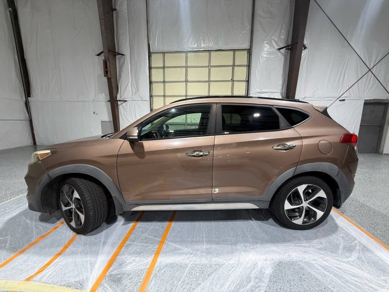 Used 2017 Hyundai Tucson Limited w/ Limited Ultimate Package 03 FWD image 2