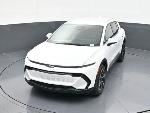 New 2026 Chevrolet Equinox EV LT FWD image 59