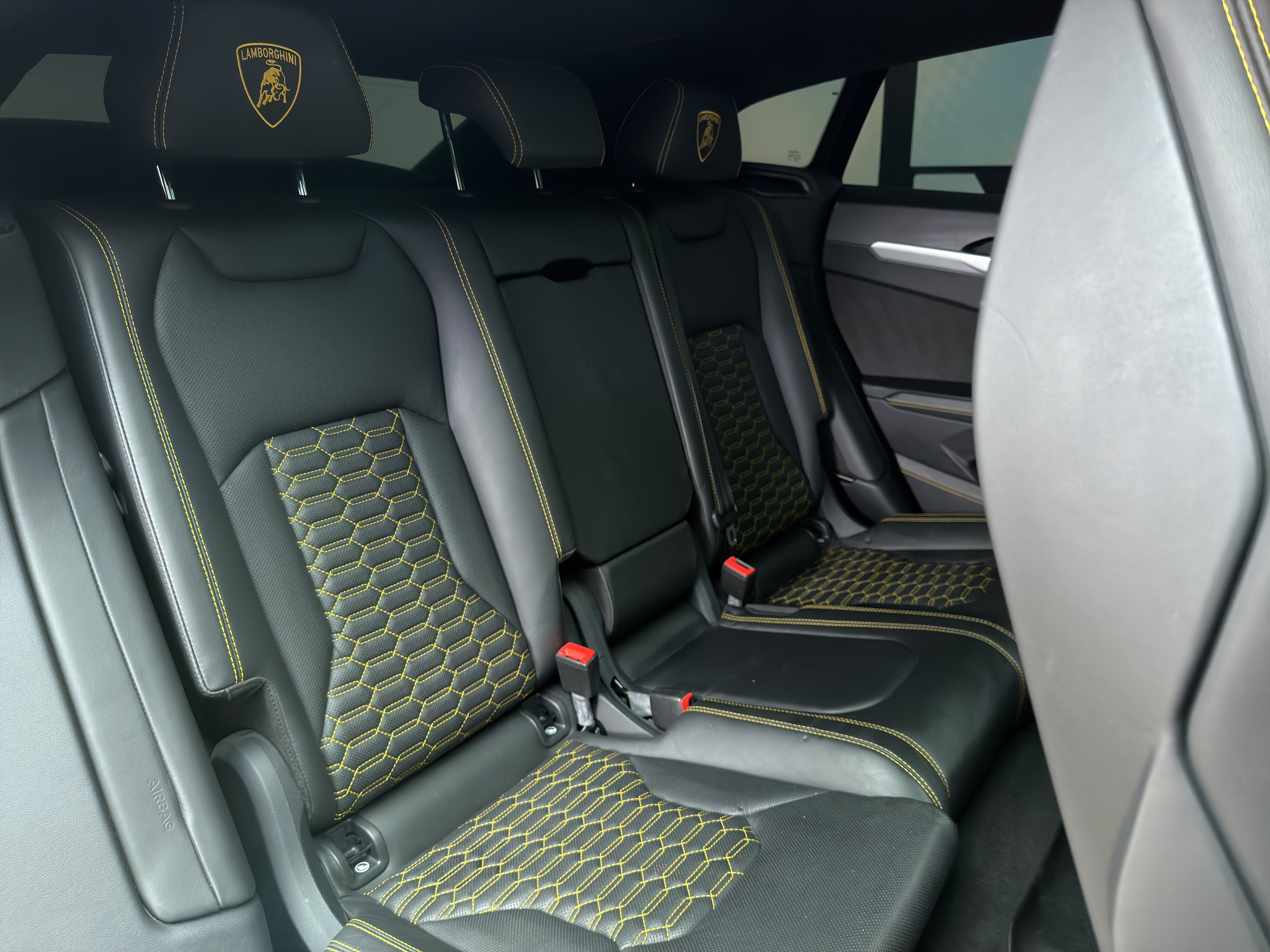 Used 2021 Lamborghini Urus AWD/4WD image 21
