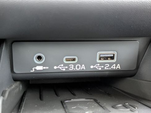 Used 2025 Subaru Outback Premium AWD/4WD image 17