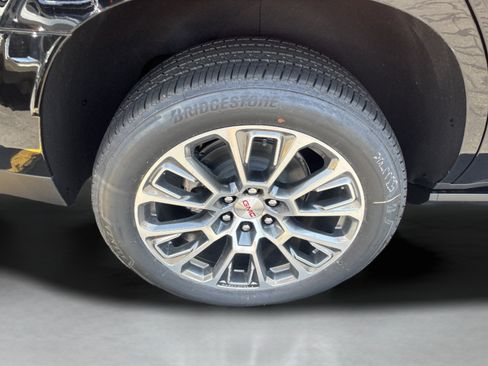 New 2026 GMC Yukon Denali w/ Denali Reserve Package AWD/4WD image 34