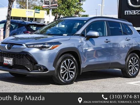 Used 2024 Toyota Corolla Cross AWD Hybrid w/ Moonroof Package image 3