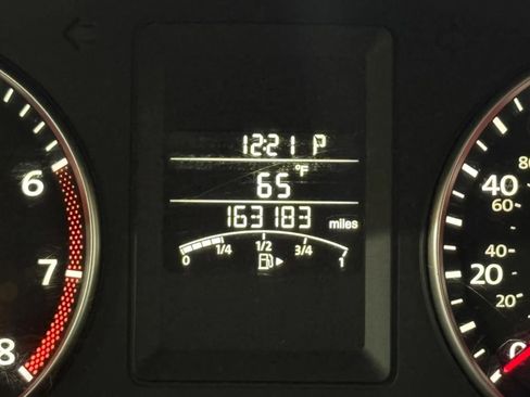 Used 2012 Volkswagen Jetta SEL FWD image 16