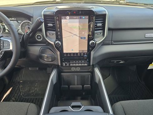 New 2026 RAM 2500 Big Horn AWD/4WD image 11