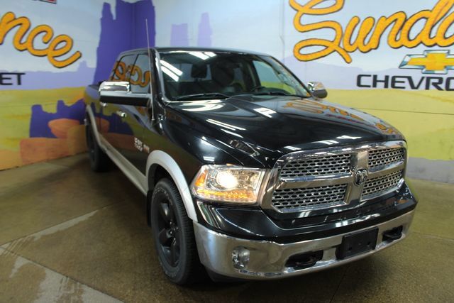 Used 2018 RAM 1500 Laramie AWD/4WD image 2