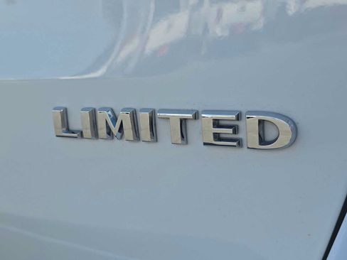 Used 2021 Jeep Grand Cherokee Limited AWD/4WD image 13