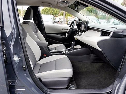 Used 2025 Toyota Corolla LE FWD image 11