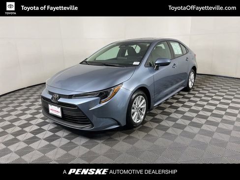 Used 2025 Toyota Corolla LE w/ LE Premium Package image 1