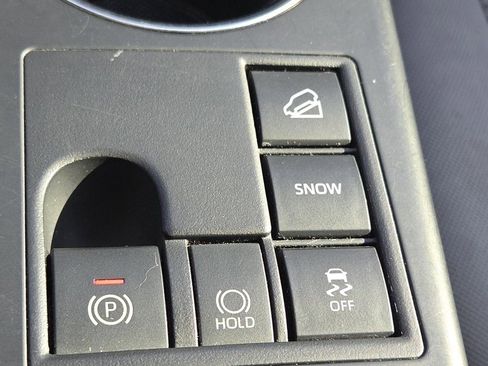 Used 2023 Toyota Highlander LE image 10