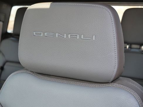 Used 2022 GMC Sierra 3500 Denali image 37