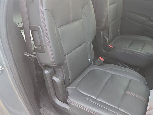Used 2023 Chevrolet Traverse RS w/ LPO, Floor Liner Package FWD image 9