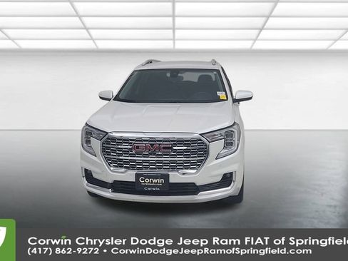 Used 2024 GMC Terrain Denali w/ Denali Premium Package image 5