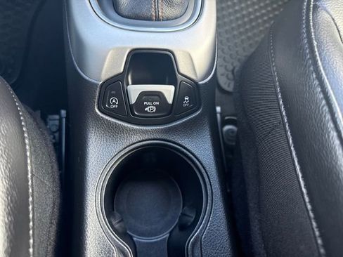 Used 2018 Jeep Compass Latitude w/ Popular Equipment Group image 26