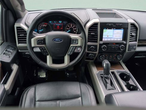 Used 2019 Ford F150 Lariat w/ Trailer Tow Package RWD image 13