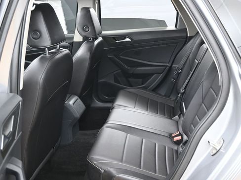 Used 2023 Volkswagen Jetta SE w/ Panoramic Sunroof Package image 32