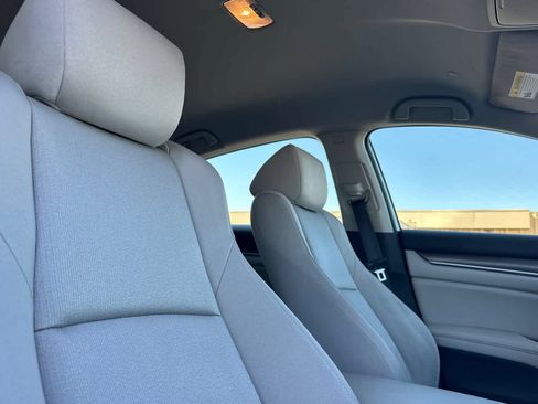 Used 2019 Honda Accord LX image 17