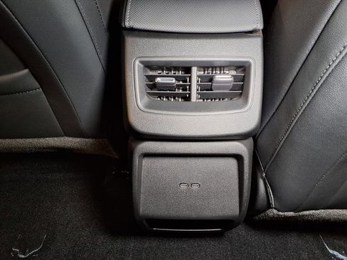 Used 2024 Chevrolet Equinox EV LT image 17