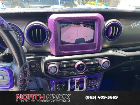 Used 2018 Jeep Wrangler Unlimited Sport S AWD/4WD image 9