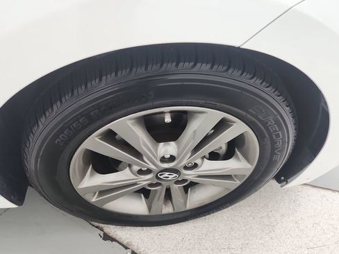 Used 2018 Hyundai Elantra Value Edition FWD image 36