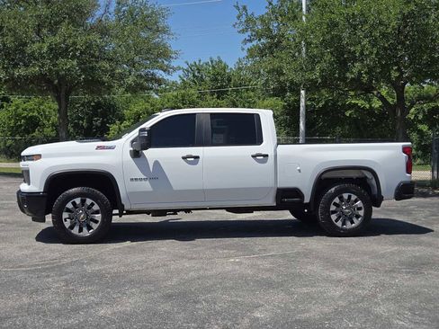 Certified 2024 Chevrolet Silverado 2500 Custom w/ Custom Convenience Package AWD/4WD image 4