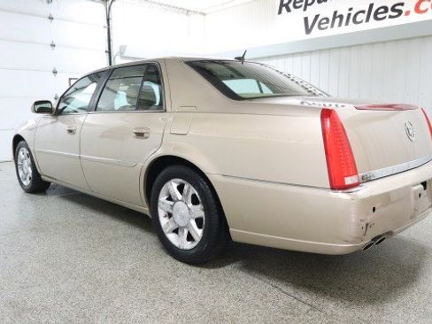 Used 2006 Cadillac DTS w/ Sun And Sound Package image 3