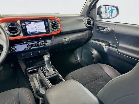 Used 2017 Toyota Tacoma TRD Off-Road w/ Tow Package image 23