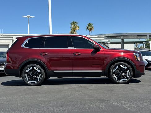 Certified 2024 Kia Telluride S w/ S Sunroof Package AWD/4WD image 2