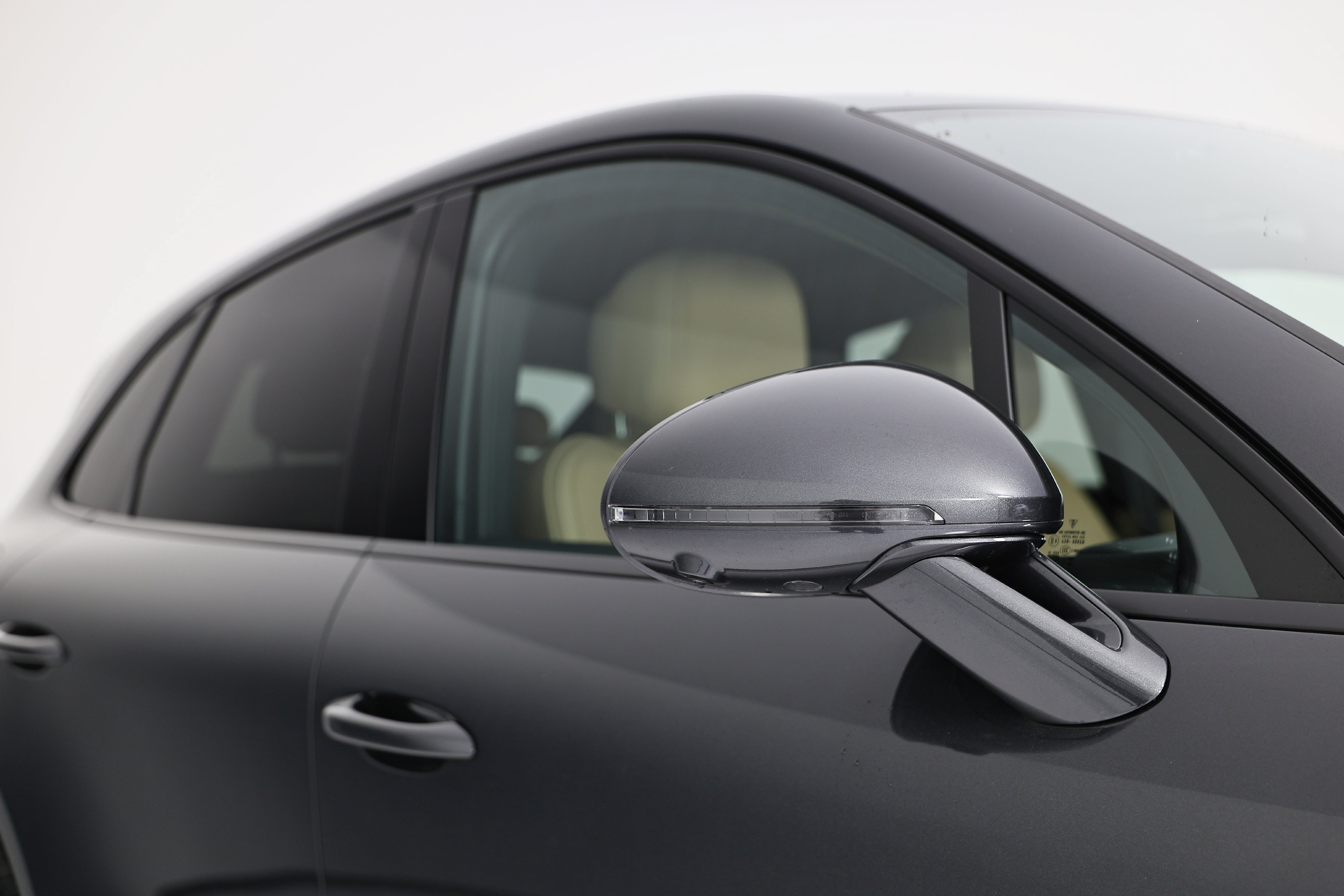 Certified 2026 Porsche Macan AWD/4WD image 16