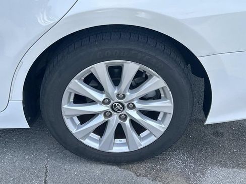 Used 2020 Toyota Camry LE FWD image 10