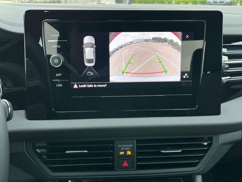 Certified 2025 Volkswagen Jetta Sport image 14