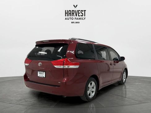 Used 2011 Toyota Sienna LE FWD image 6